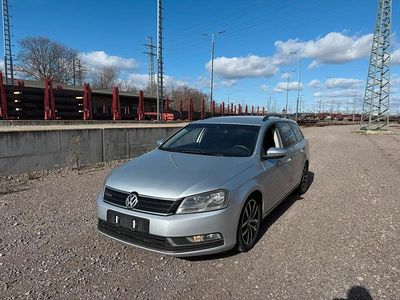 Gebraucht VW Passat 105 PS (77 kW) 2012 Silber Kombi