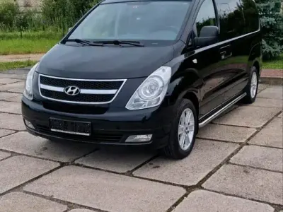 Gebraucht Hyundai H-1 125 PS (91 kW) 2011 Schwarz Van / Kleinbus