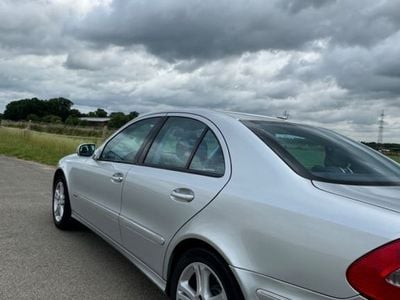 Mercedes E200