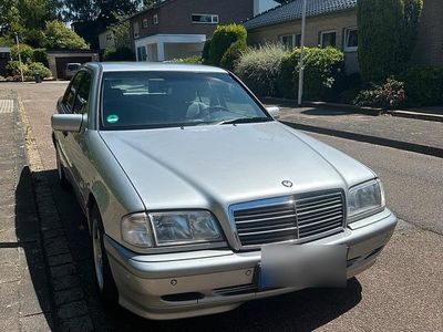 Mercedes C240