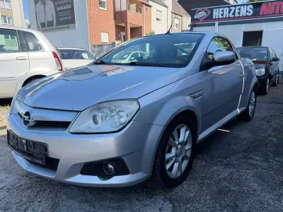 Gebraucht Opel Tigra Sport 90 PS (66 kW) 2005 Starsilber iii m2 Cabrio