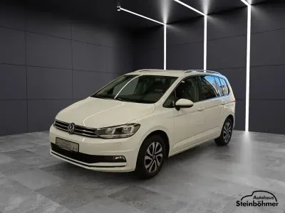 Używany VW Touran Active 150 KM (110 kW) 2022 Minivan