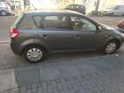 Gebraucht Kia Rio 95 PS (69 kW) 2010 Grau Kombi