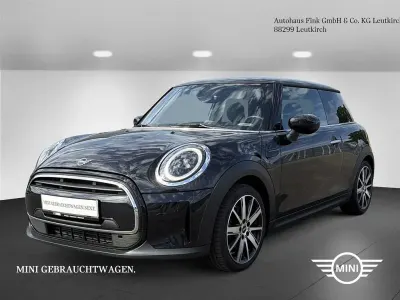 Gebraucht Mini Cooper 136 PS (100 kW) 2023 Midnight black ii Kleinwagen