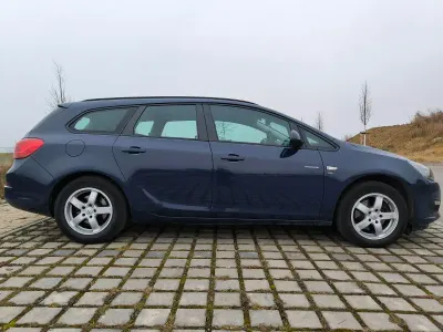 Gebraucht Opel Astra Eco 136 PS (100 kW) 2014 Blau Kombi