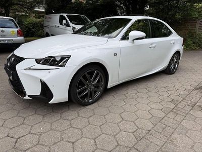 Lexus IS300h