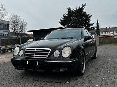 Gebraucht Mercedes E280 210 PS (154 kW) 2001 Schwarz Limousine