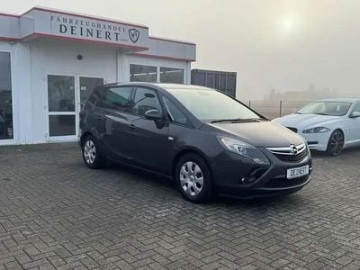 Begagnad Opel Zafira 140 HK (102 kW) 2016 Grå Minibuss