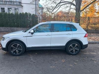 Weiß Gebraucht 2023 VW Tiguan Move SUV | 30.500 € (Fairer Preis)