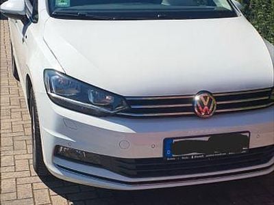 Second-hand VW Touran Join 150 CP (110 kW) 2019 Alb Monovolum