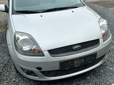 Gebraucht Ford Fiesta 69 PS (50 kW) 2008 Grau Kleinwagen