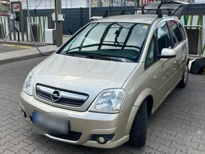 Gebraucht Opel Meriva Edition 90 PS (66 kW) 2010 Gold Van / Kleinbus