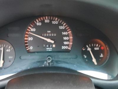Gebraucht Opel Corsa 65 PS (47 kW) 2000 Silber Kleinwagen