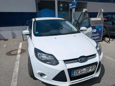Usado Ford Focus 125 CV (91 kW) 2013 Blanco Berlina
