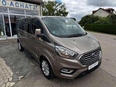 Gebraucht Ford Tourneo Titanium 150 PS (110 kW) 2023 Pyritsilber Van / Kleinbus