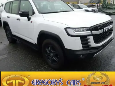 Neu Toyota Land Cruiser Sport 415 PS (305 kW) 2026 Sparkling white SUV
