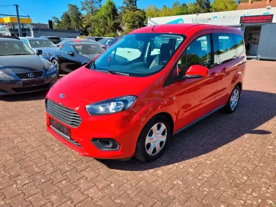Gebraucht Ford Tourneo Trend 101 PS (74 kW) 2020 Rot Van / Kleinbus