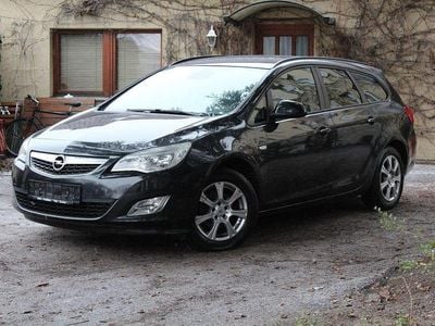 Schwarz Gebraucht 2011 Opel Astra Kombi | 3.999 € (Guter Preis)
