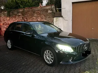 Gebraucht Mercedes C220 194 PS (142 kW) 2018 Schwarz Kombi