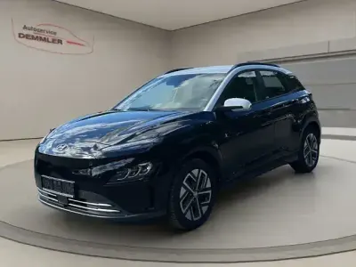 Gebraucht Hyundai Kona 100 kW (136 PS) 2021 Schwarz SUV