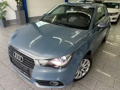 Gebraucht Audi A1 Ambition 122 PS (89 kW) 2012 Sphaerenblau Kleinwagen