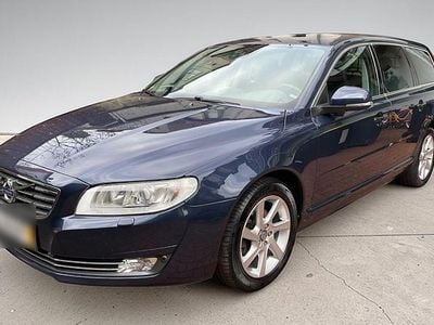 Gebraucht Volvo V70 Momentum 181 PS (133 kW) 2014 Blau Kombi