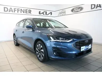 Begagnad Ford Focus Titanium 155 HK (114 kW) 2023 Blå Sedan