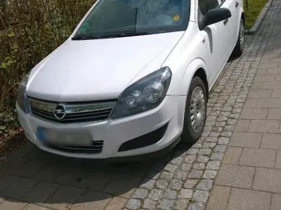 Gebraucht Opel Astra 110 PS (80 kW) 2009 Weiß Kombi