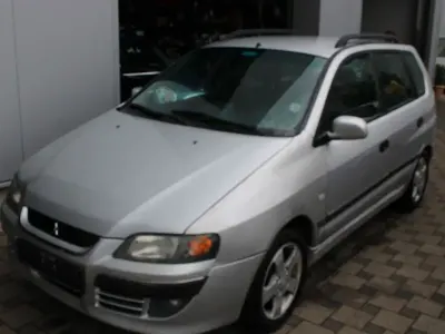 Gebraucht Mitsubishi Space Star 98 PS (72 kW) 2003 Silber Van / Kleinbus