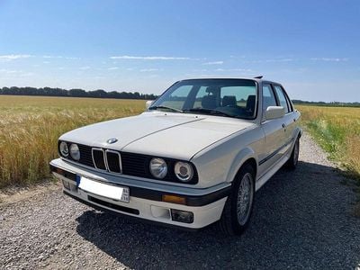 Gebraucht BMW 325 Sport Line 170 PS (125 kW) 1989 Weiß Limousine