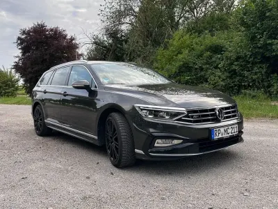 Gebraucht VW Passat R-line 190 PS (139 kW) 2020 Grau Kombi