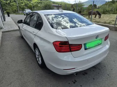 Gebraucht BMW 320 Efficient Dynamics 163 PS (119 kW) 2013 Weiß Limousine