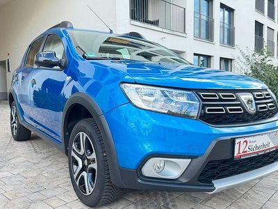 Blau Gebraucht 2017 Dacia Sandero Prestige SUV | 9.490 € (Fairer Preis)