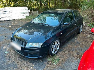 Second-hand Fiat Stilo 116 CP (85 kW) 2003 Negru Berlinǎ