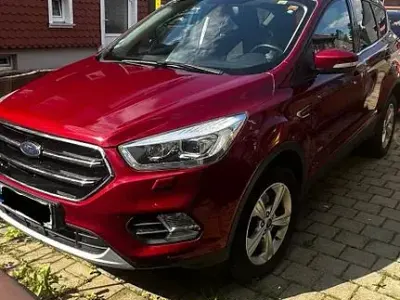 Gebraucht Ford Kuga Titanium 179 PS (131 kW) 2017 Rot SUV