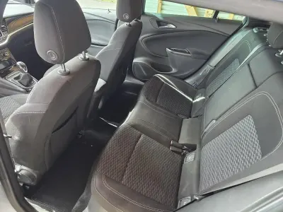 Gebraucht Opel Astra 136 PS (100 kW) 2016 Grün Kombi