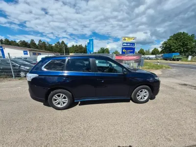 Gebraucht Mitsubishi Outlander Invite 150 PS (110 kW) 2014 Blau SUV