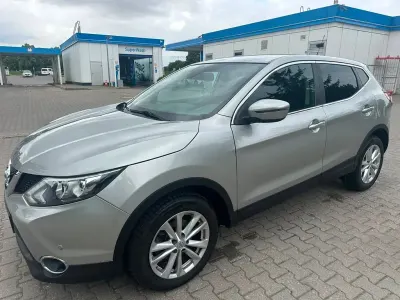 Gebraucht Nissan Qashqai 116 PS (85 kW) 2015 Grau SUV