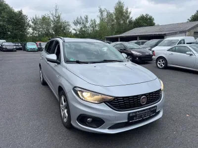 Gebraucht Fiat Tipo Lounge 120 PS (88 kW) 2017 Silber Limousine