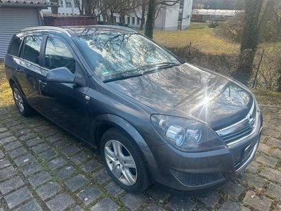 Gebraucht Opel Astra 116 PS (85 kW) 2010 Grau Limousine