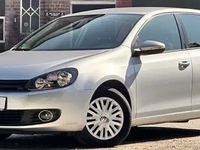 Gebraucht VW Golf VI 80 PS (58 kW) 2011 Silber Limousine