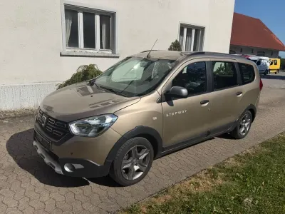 Gebraucht Dacia Lodgy Stepway 131 PS (96 kW) 2020 Braun Van / Kleinbus