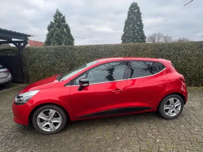 Gebraucht Renault Clio 90 PS (66 kW) 2016 Rot Kleinwagen