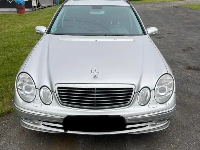 Gebraucht Mercedes E240 177 PS (130 kW) 2005 Silber Kombi
