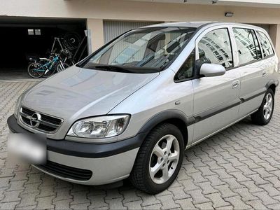 Usata Opel Zafira 125 CV (91 kW) 2003 Argento Monovolume