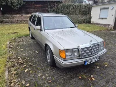 Gebraucht Mercedes 300 220 PS (161 kW) 1990 Gold Limousine