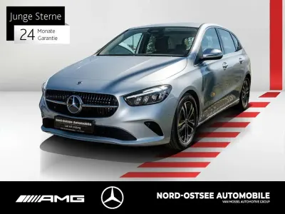 Gebraucht Mercedes B200 163 PS (119 kW) 2025 Metalliclack hightechsilber Van / Kleinbus