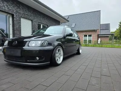 Gebraucht VW Polo 50 PS (36 kW) 1999 Schwarz Limousine