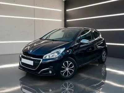 Usata Peugeot 208 Allure 110 CV (80 kW) 2015 Utilitaria