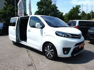 Gebraucht Toyota Proace Verso Comfort 150 PS (110 kW) 2019 Arctic white Kombi